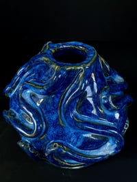 Image 3 of Octopus pot with removable lid 