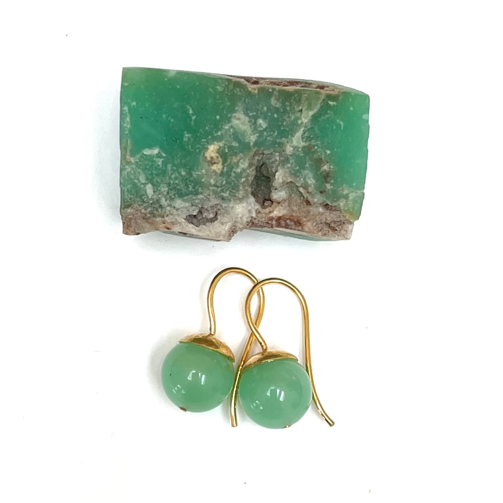 Image of Hammered Dome 22K Chrysoprase Earrings