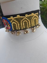 Image 4 of Festie choker -arch bead