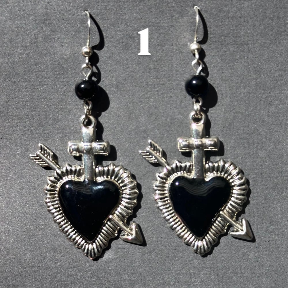 Image of black amor earrings