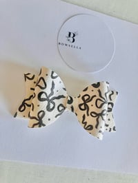 Image 2 of Cutie bow 