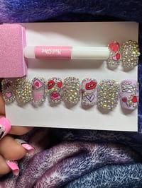 Image 10 of  Short Valentine’s Day press on nails, 