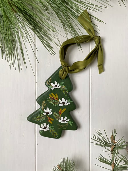 Image of *Pre-order: Floral Tree - Ceramic Ornament