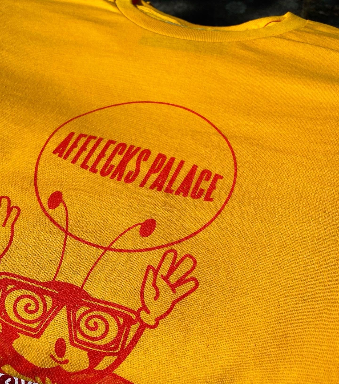 Afflecks Palace - Bee T-Shirt (YELLOW)