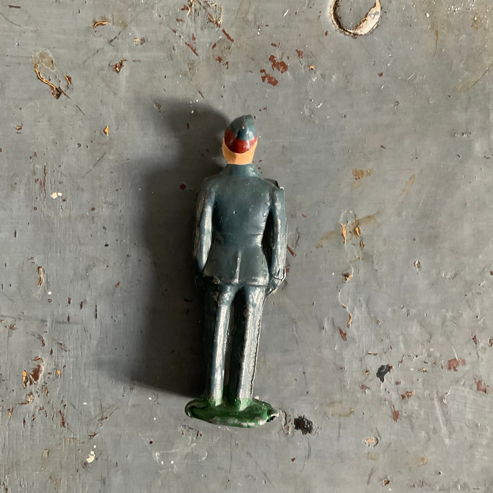 Image of Officer no.2