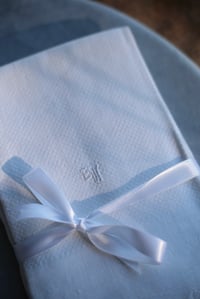 Image 4 of 3 Stück Vintage Handtücher, Gerstenkorn Webung, mit Monogramm EW 