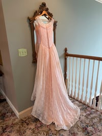 Image 23 of 1950s Blushing Bride