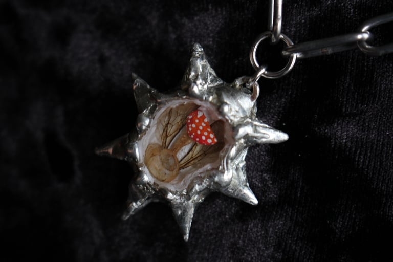 dead good snail mushroom and bee wing spiky necklace Image 8