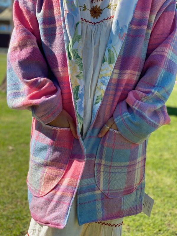 Image of Indahli Adult Coat size Medium