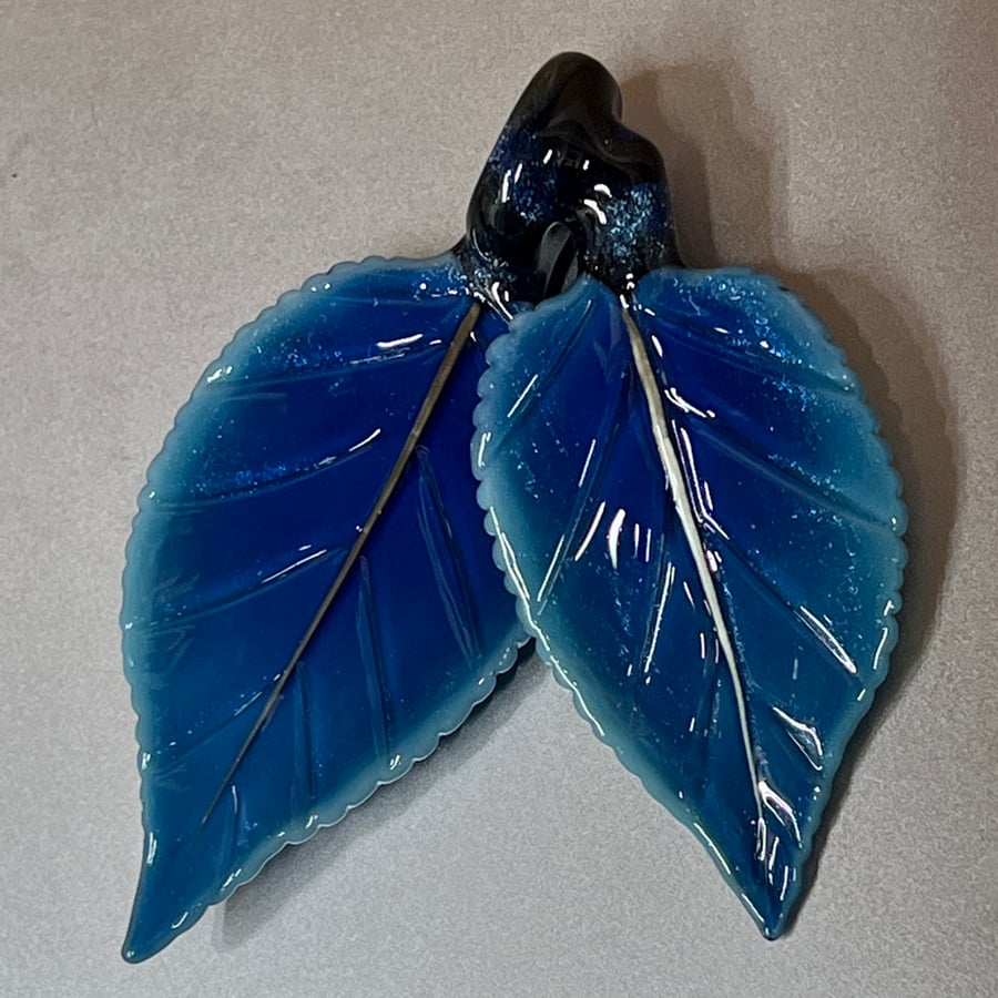 Image of Blue Sparkle Double Leaf Pendant