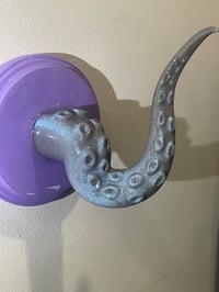 Image 4 of Grey Tentacle on small lilac circle