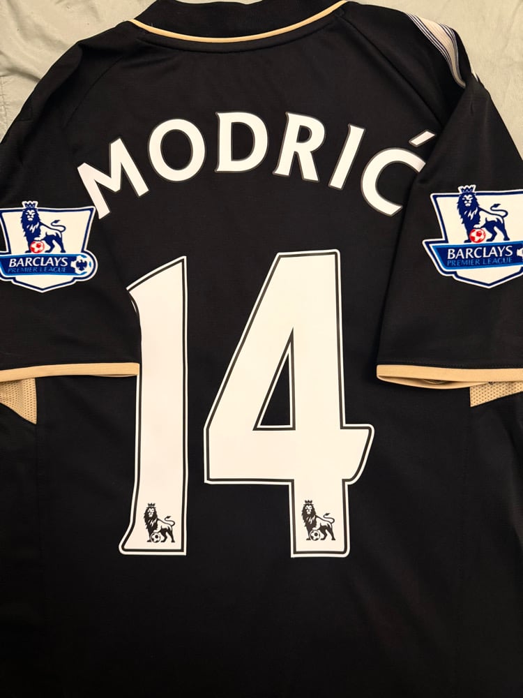 Image of PRE ORDER: Tottenham Hotspur “MODRIĆ 14” 2008/09 Third Shirt + PL patches (M)