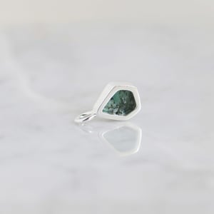 Image of Colombia Emerald pear shape faceted cut silver neckace no.6
