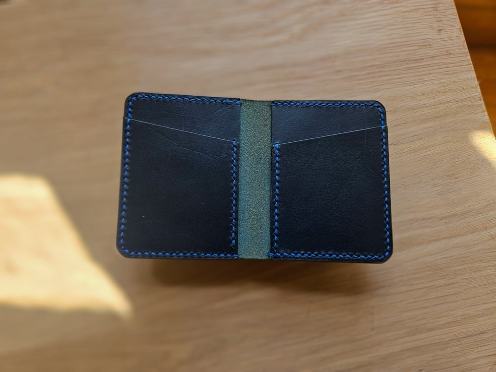 4 pocket bifold cardholder