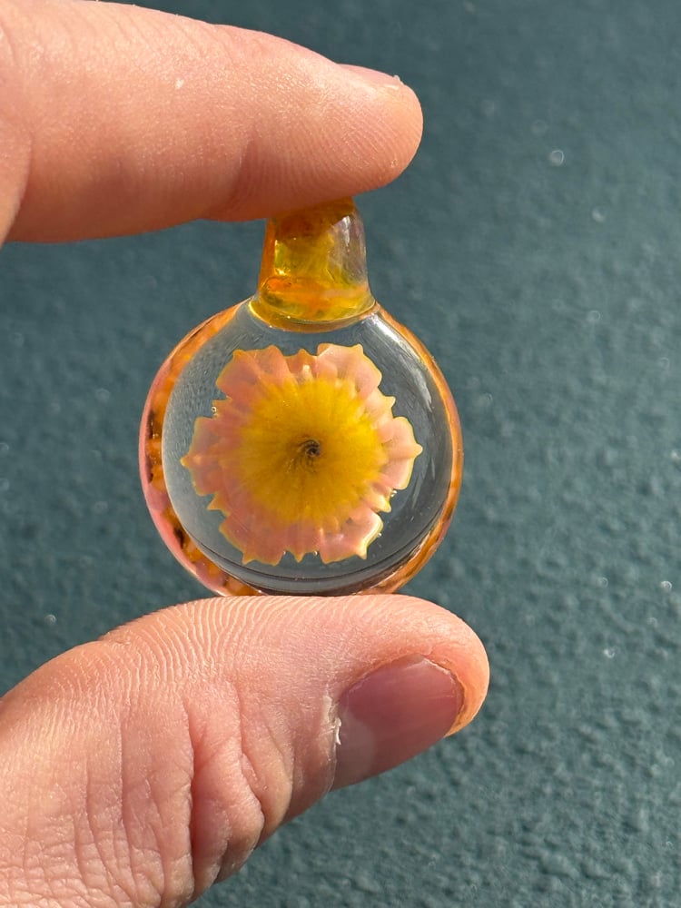 Image of Yellow and pink sunset, flower pendant