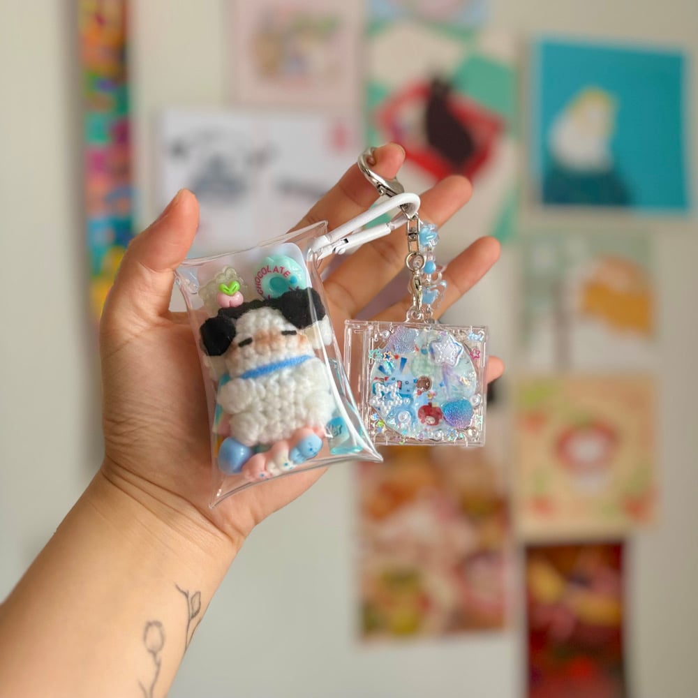 Image of DJ Happy keychain: Blue