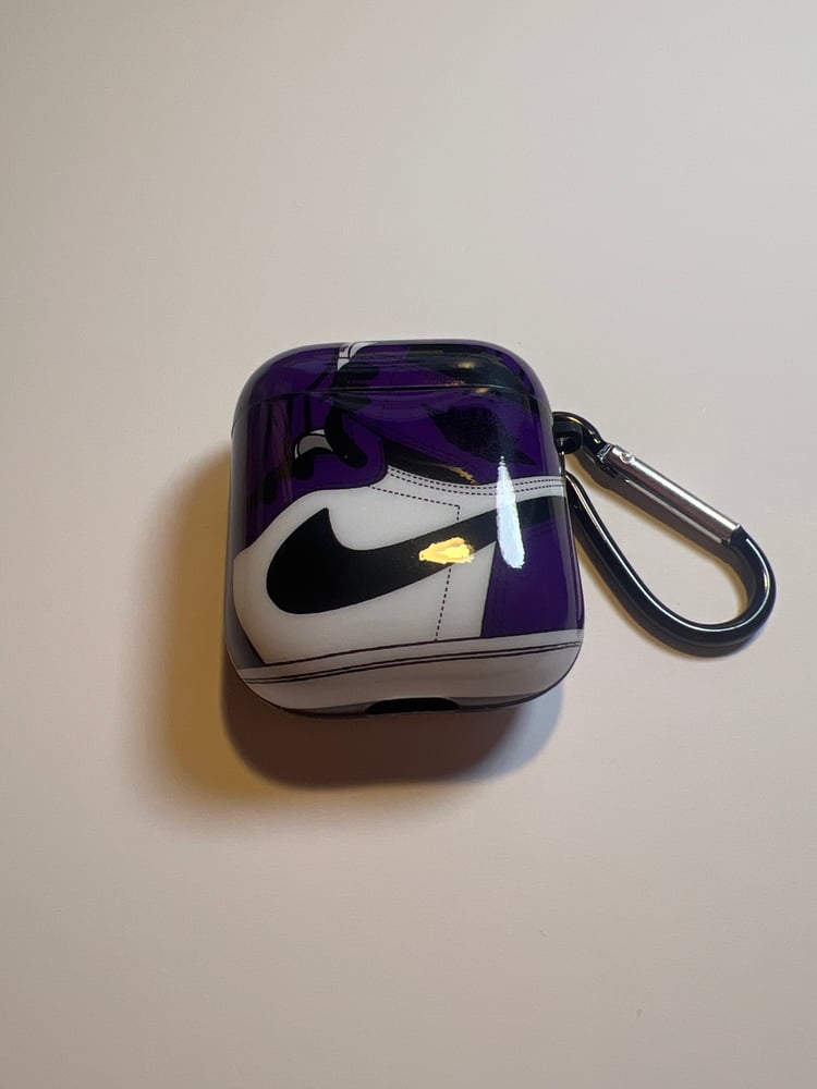 Image of purple AirPod case