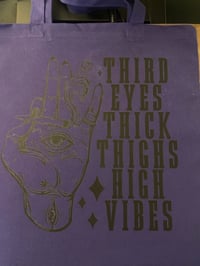 Third eyes thick thights high vibes