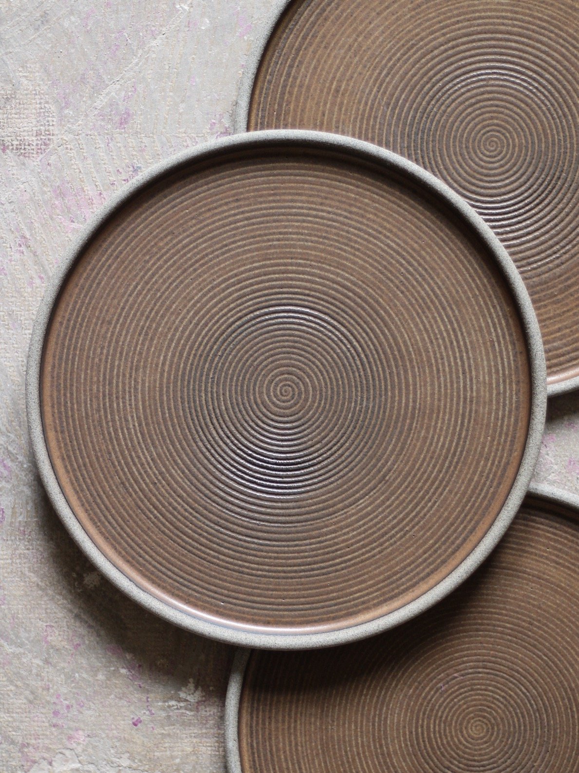 Image of platter in textured tamba