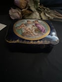 Boite à bijoux en porcelaine de Limoges, décor bleu et or fin