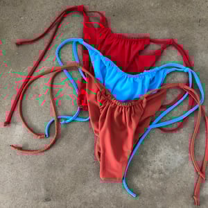 Image of String bottom 