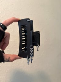 Image 1 of FIERCE CLAW CLIP (style f)