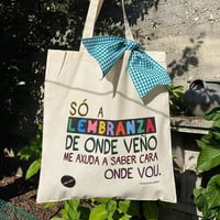 Bolsa lembrnaza. Con chapiña e lazo.