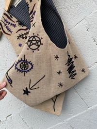 Image 9 of Chaleco bordado a man. HABELAS HAINAS. Talla XL. Deseño exclusivo!