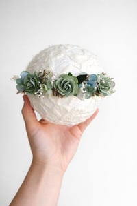 Image 1 of mini halo flowers vert