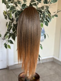 Image 2 of la mini Thalía 🤎🧡