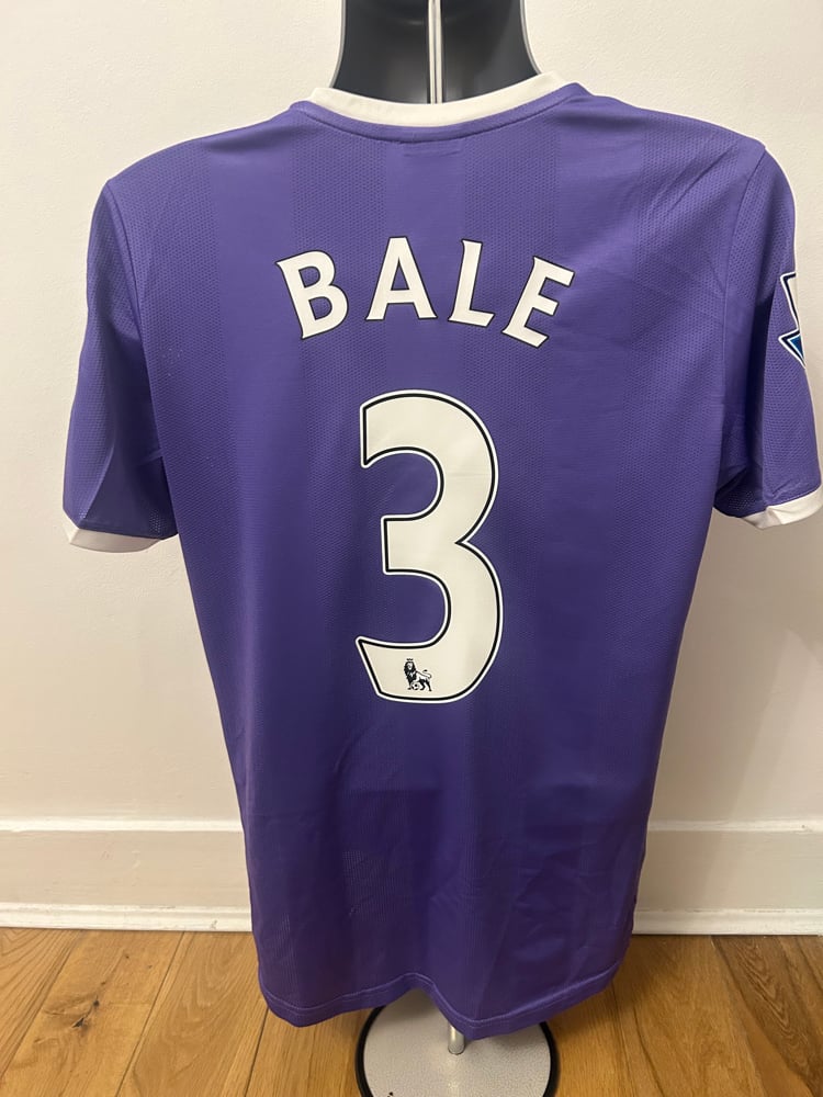 Image of Tottenham Hotspur “BALE 3” 2011/12 Away Shirt + PL patches  (M)