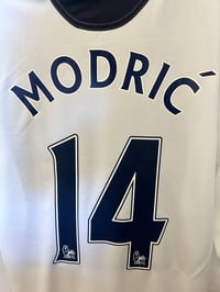 Image 9 of Tottenham Hotspur “MODRIĆ 14” 2010/11 Home LS Shirt + PL patches (XL)