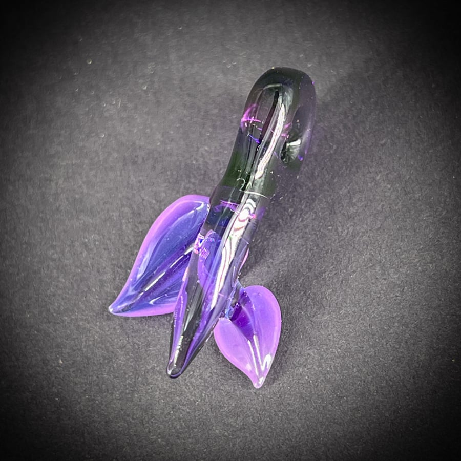 Image of Mini Purple 2 Leaf Pendant