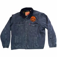 Image 2 of 1 of 1 XL LEVIS sherpa lined denim Trucker jacket