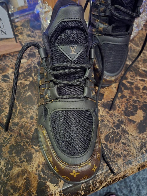 Image of High Fashion Sneakers (Size 7.5)
