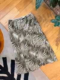 Image 3 of green zebra