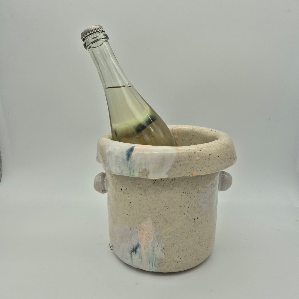 Image of WINE COOLER SAMPLE 4