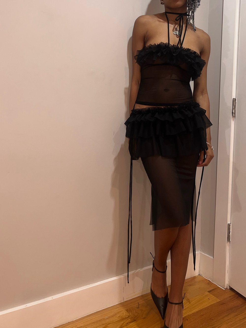 the VIXEN two-piece set, in black