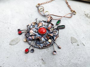 Red flower necklace 