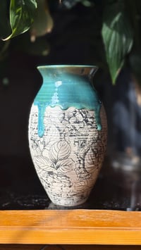 Image 3 of Vase 02