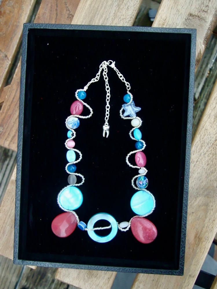 Image of BLUEXPINK TEARDROP 2WISTED NECKLACE