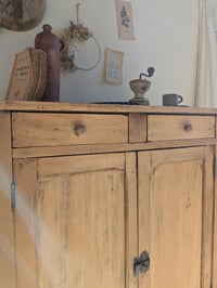 Image 2 of LE BUFFET PARISIEN EN BOIS BRUT