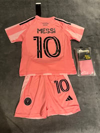 Image 2 of Messi pink kit no.10