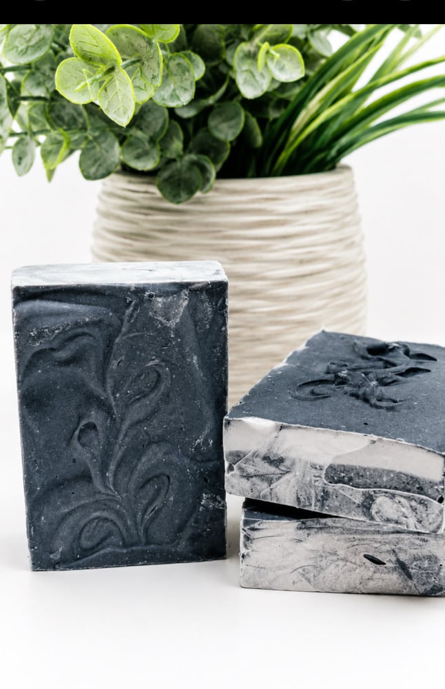 Image of Activated charcoal & Aloe facial Cleansing bar