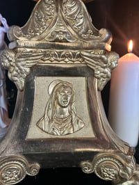 Image 10 of Très grand pique cierge d’église en bronze massif, début 1900