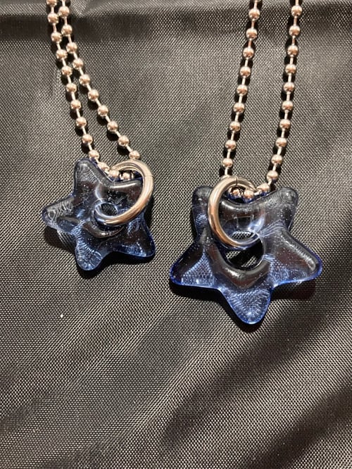 Image of light blue stars