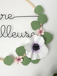 Image 2 of Couronne Mère Veilleuse - anémone en papier 