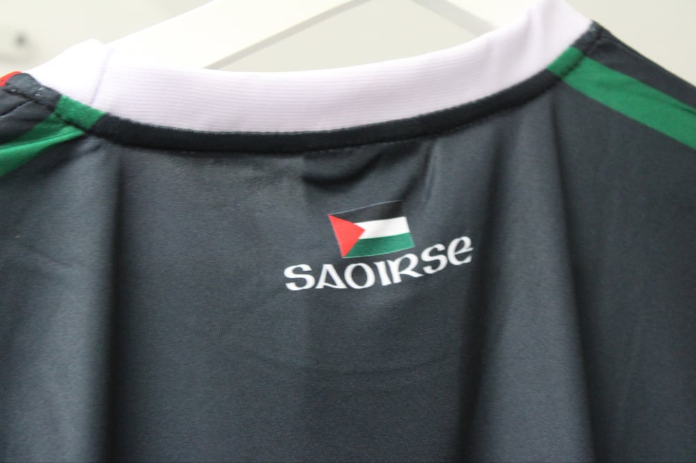  An Phalaistín Black (Pre Order)