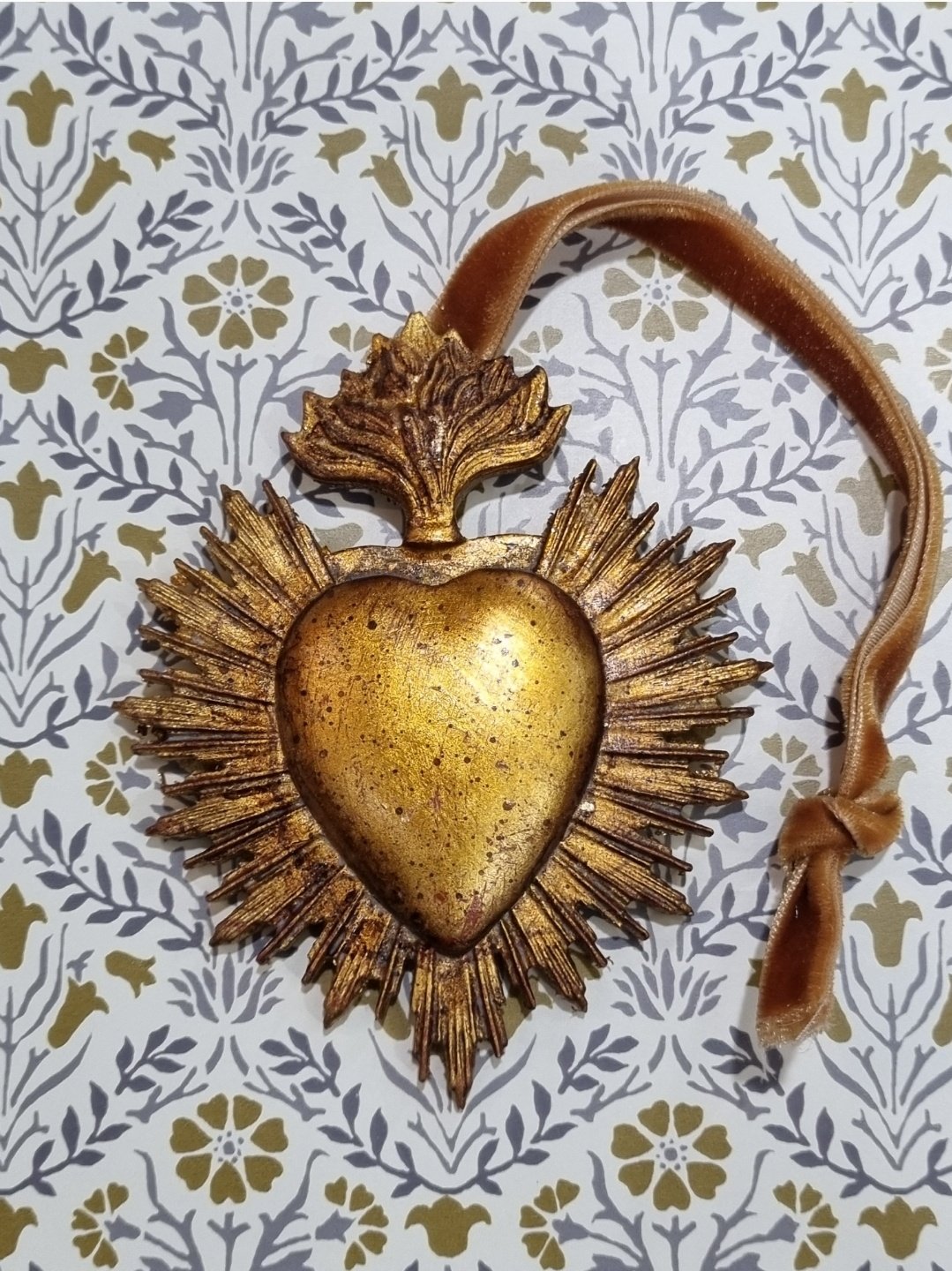 Image of Sacred Heart on Velvet Ribbon