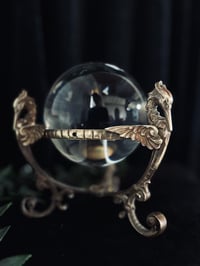 Image 7 of Magnifique boule de cristal de 13cm de diamètre et son support en bronze massif, XIXème siècle